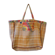 Claire Beaugrand Borsa in Kantha N°900