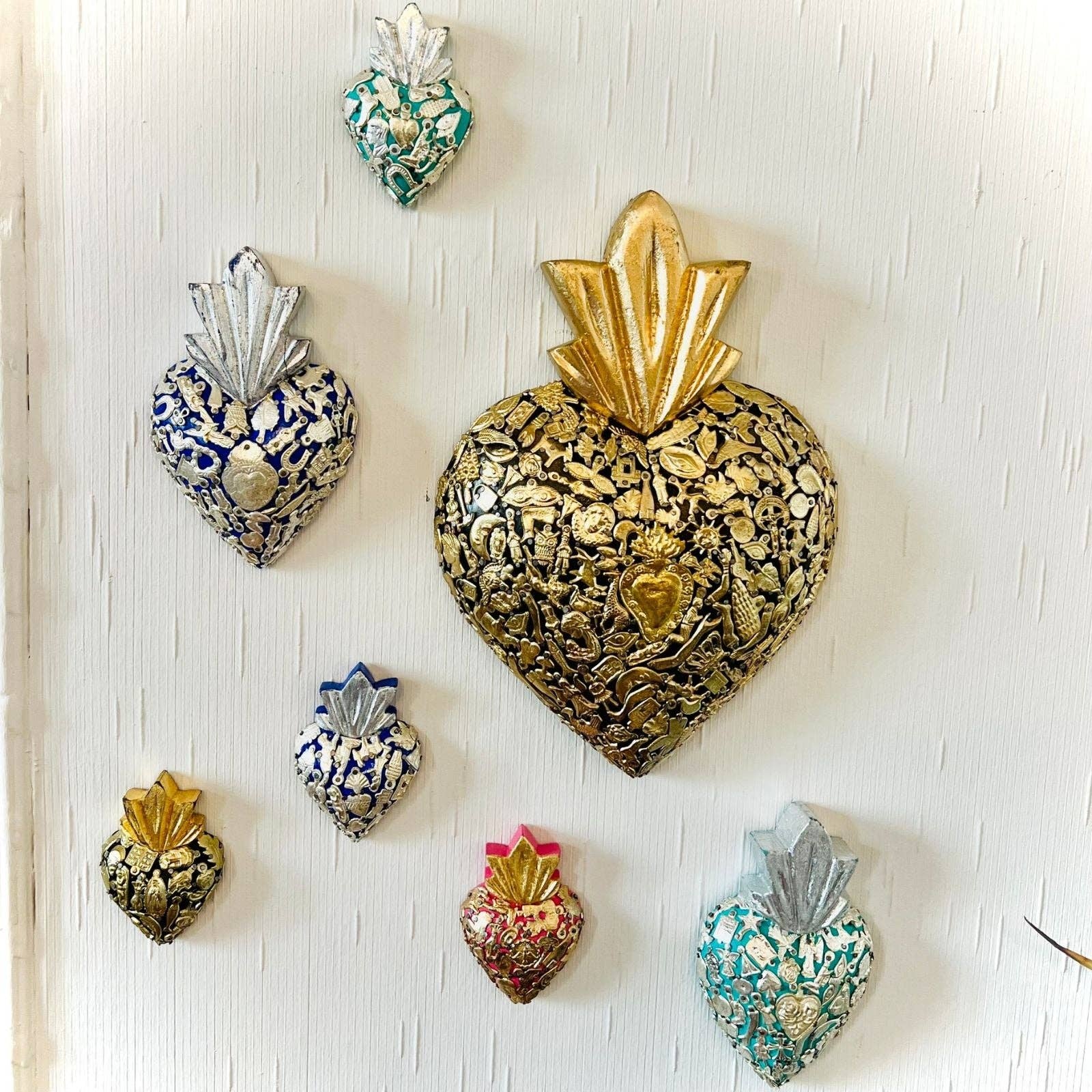 PINK PAMPAS Cuore Sacro in legno artigianale messicano con ex voto