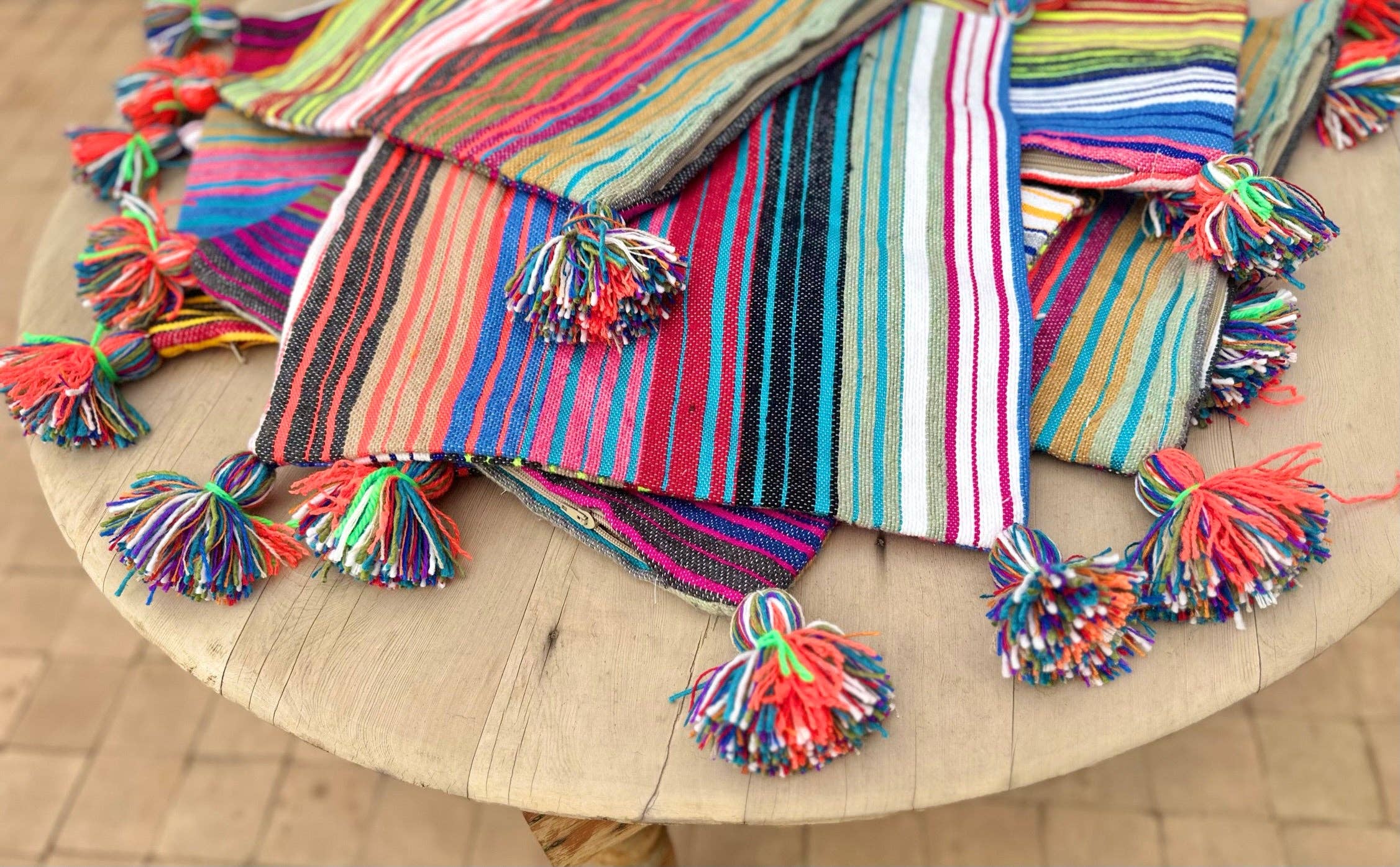 SOUK in the CITY Cuscini MOUIRA Multi Stripe & Pompom - 50/50