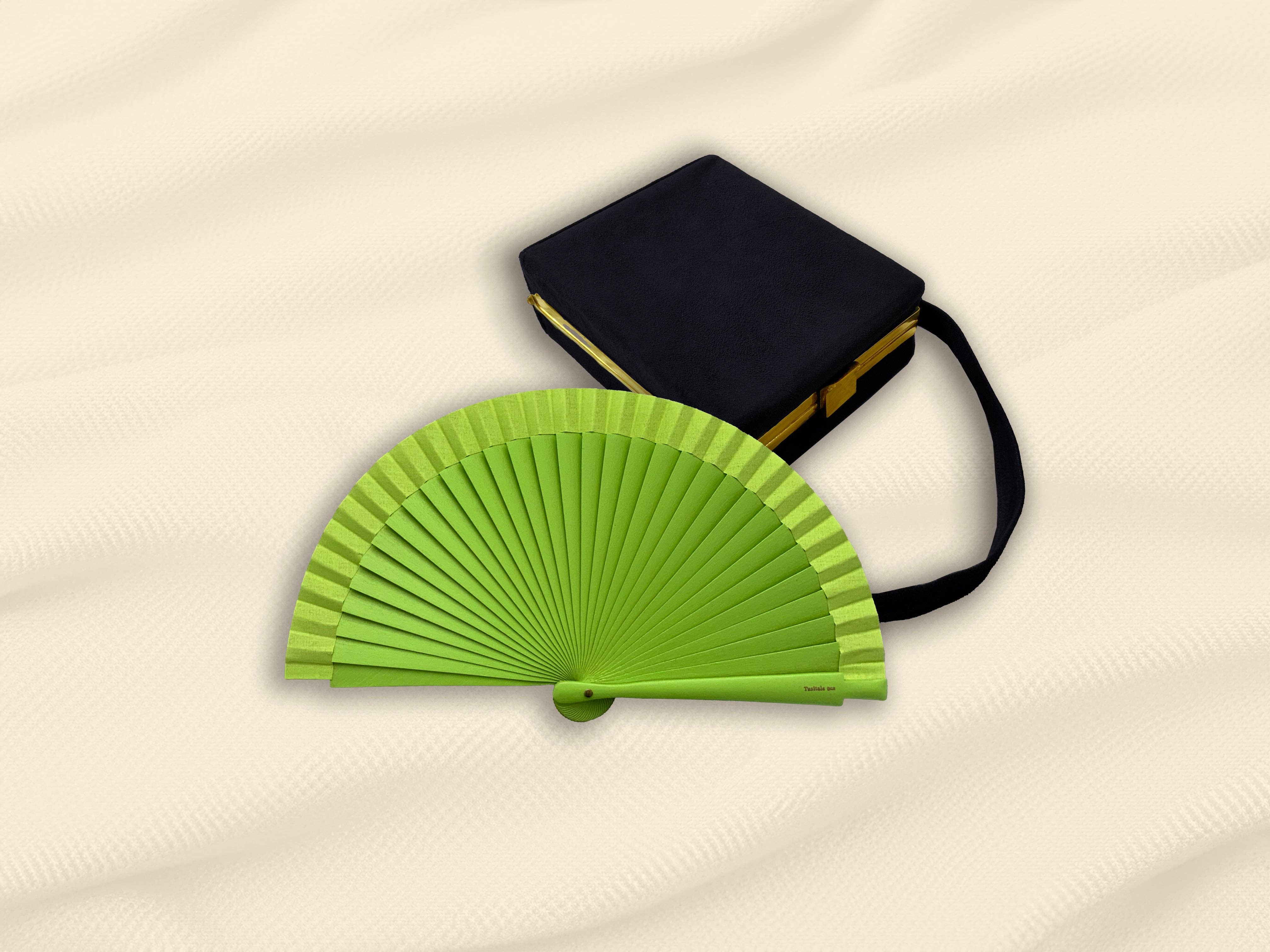 Tusitala Barcelona Ventilatore a frizione verde, in legno e cotone