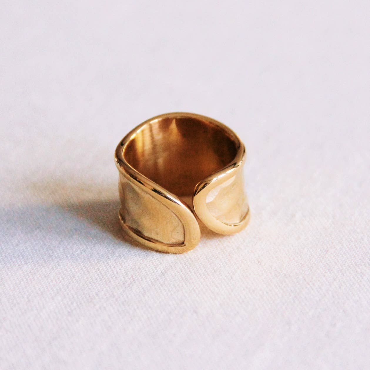 Bazou Anello massiccio ammaccato