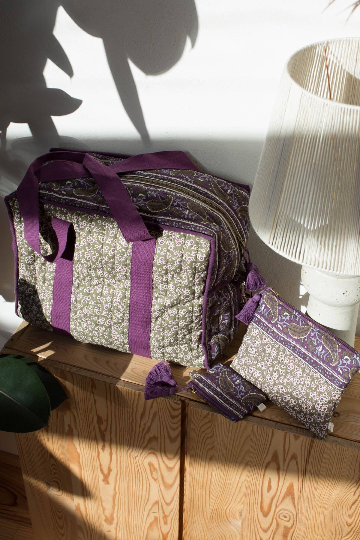 Louise Misha Borsa da viaggio Lilio 36 ore - fiori - kaki e viola: Sogni di Fresia Kaki / VOI
