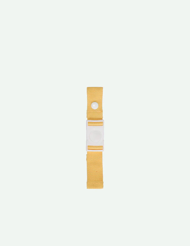 1802397_-_Sticky_Lemon_-_cheststrap_-_lemon_tree_-_apple_juice_-_01.webp