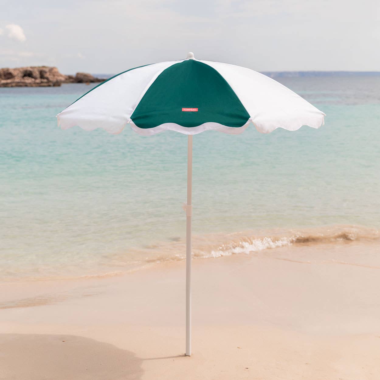 Flamingueo Ombrellone verde con strisce larghe e design ondulato
