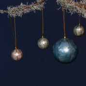 Kinta Pallina di Natale con cappellino a pois, finitura oro, 3 cm: Bianco