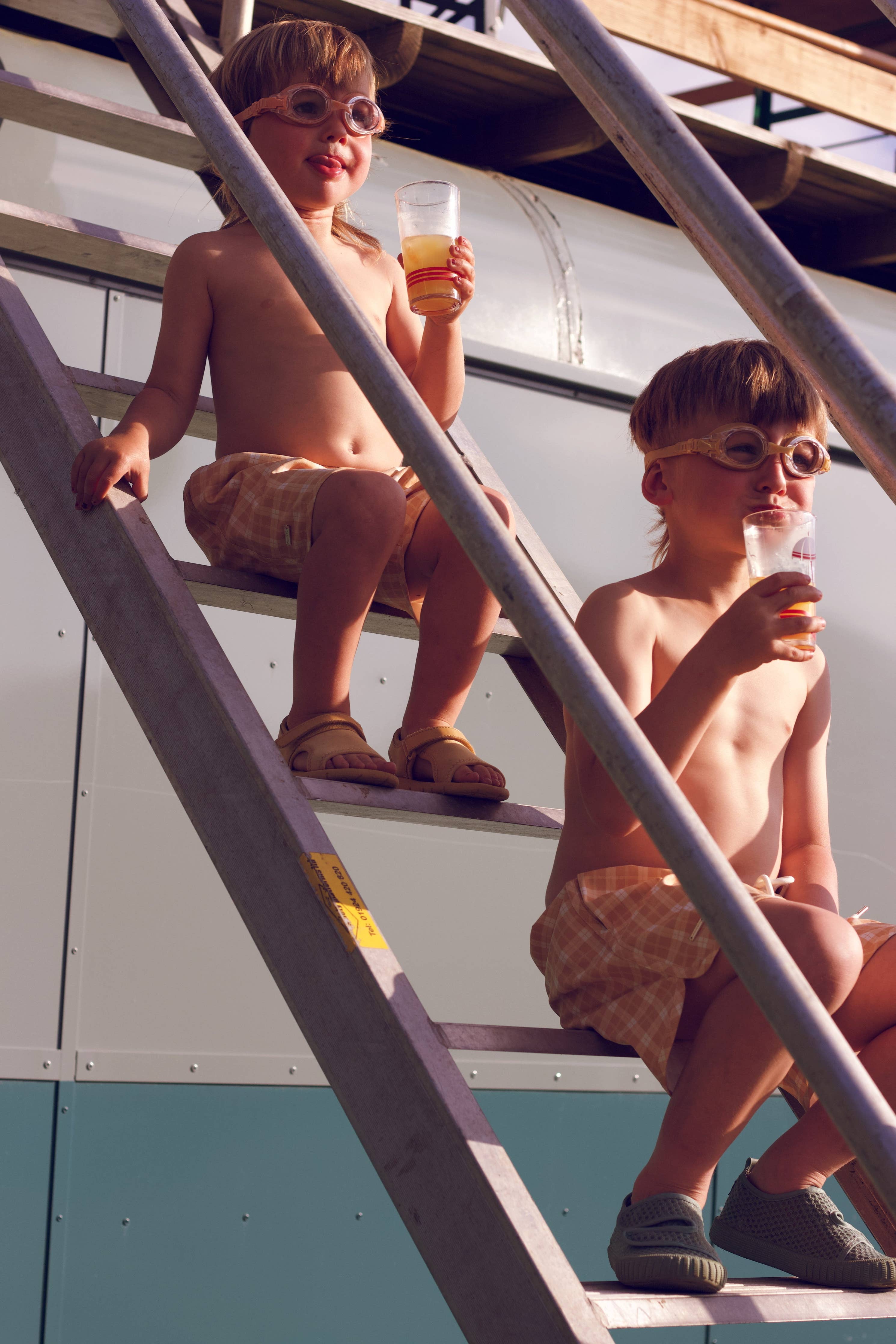 GRECH & CO Occhialini da nuoto anti-UV + antiappannamento: Desert Teal