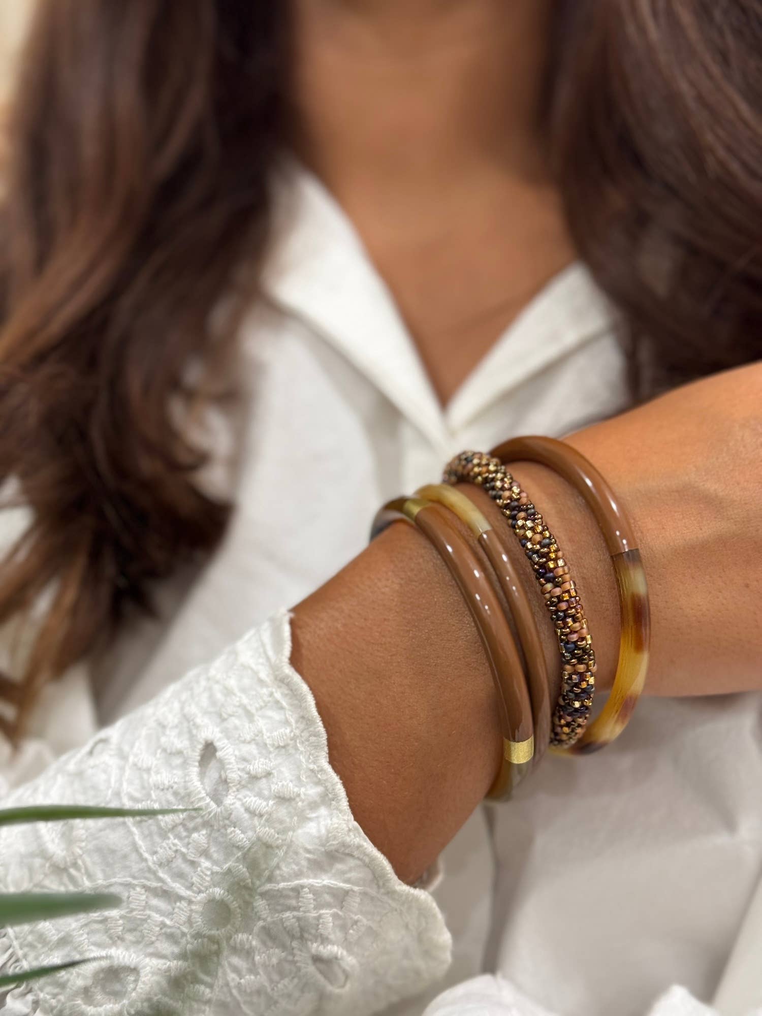 Bracciale sottile laccato in corno di bufalo Milk Chocolate 4mm: C64-S