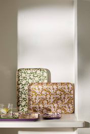 Bonheur du Jour Vassoio boho chic con fiori in metallo smaltato Iris Curry