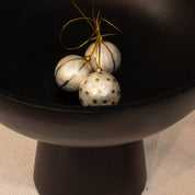 Kinta Pallina di Natale con cappellino a pois, finitura oro, 3 cm: Magenta