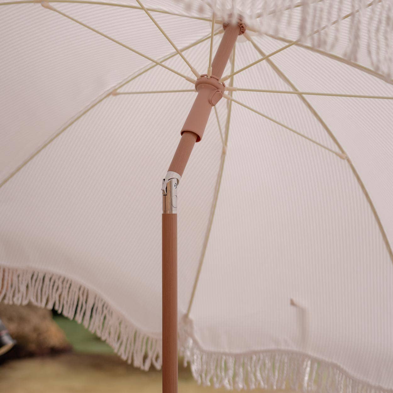 Flamingueo Ombrello beige a righe bianche