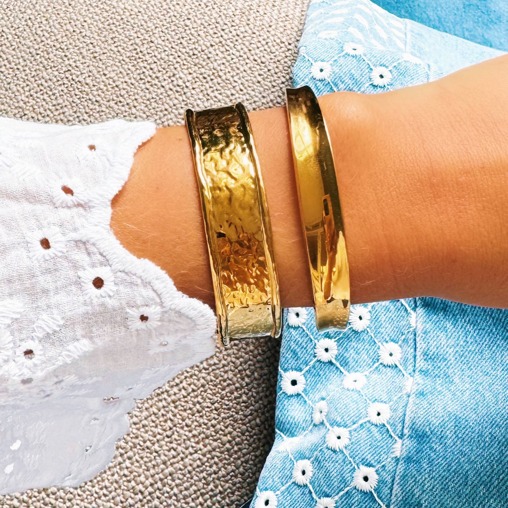 Bazou Bracciale largo ammaccato - oro