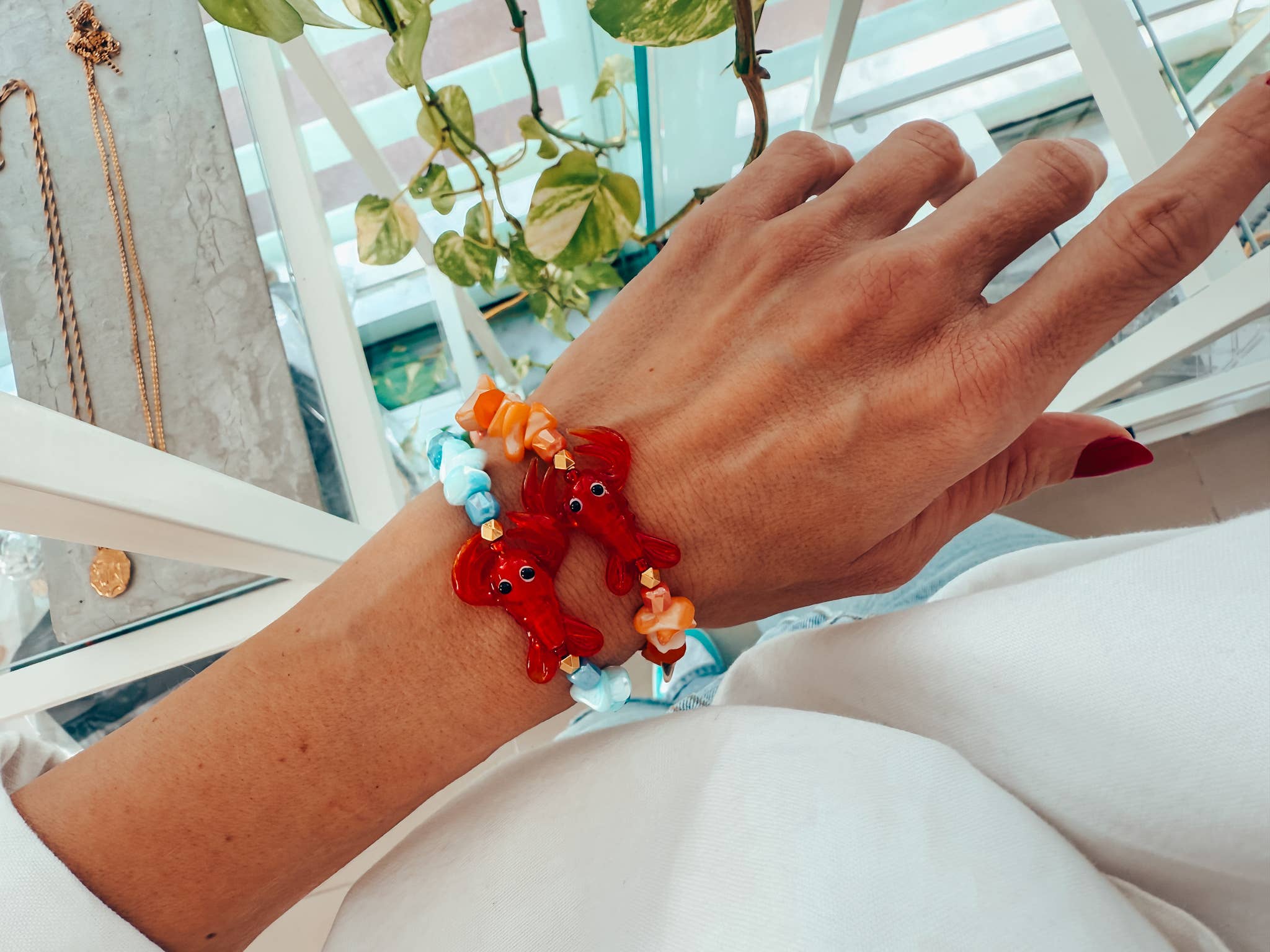 Goupi Lab Bracciali doppi con chips semipreziose turche e arancioni e granchio in vetro: Turchese