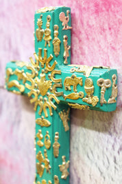 PINK PAMPAS Croce messicana artigianale in Legno con ciondoli ex voto