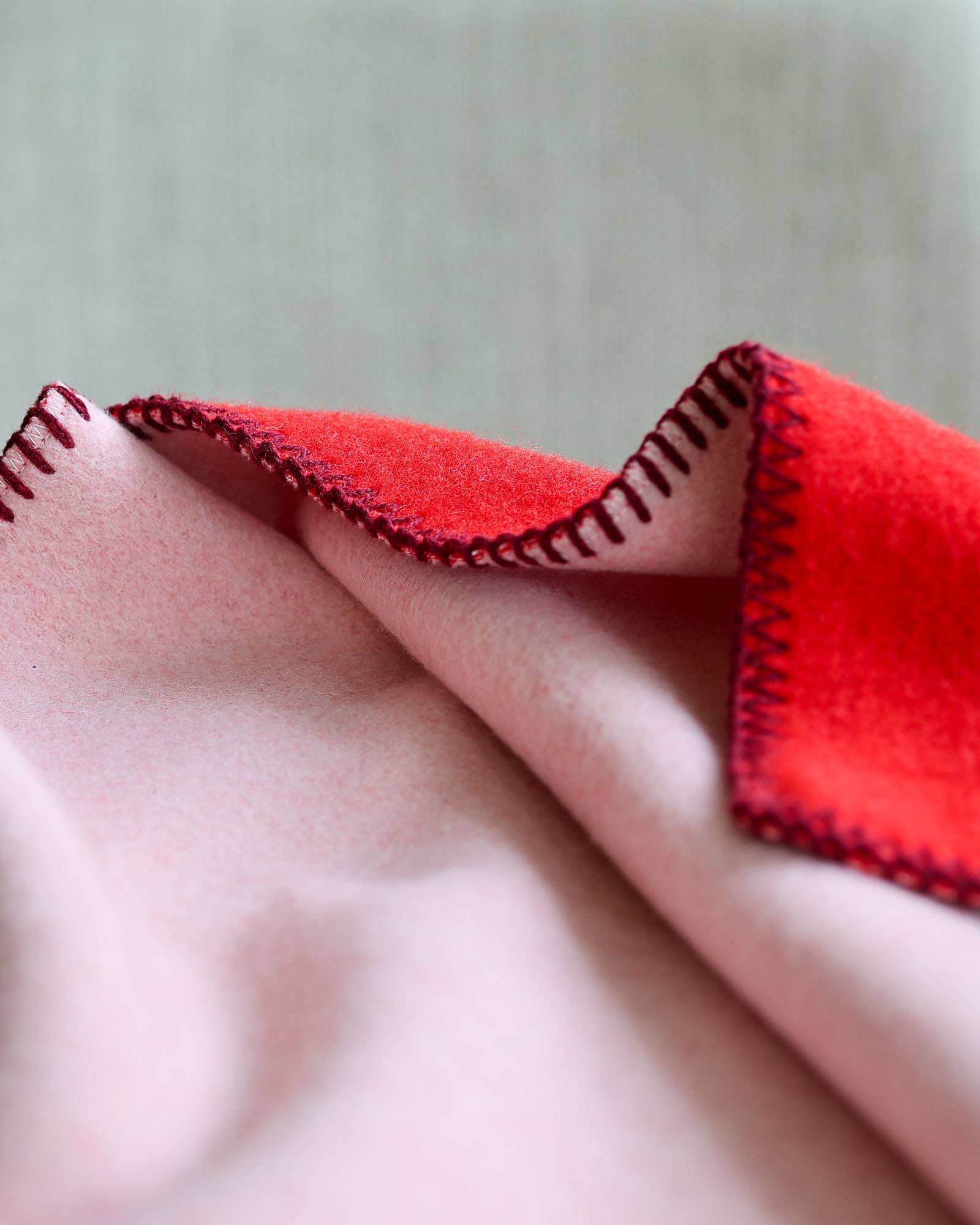 MoST - J. Vercoulen Coperta da letto in lana merino CHICCO - singola - rosso e rosa