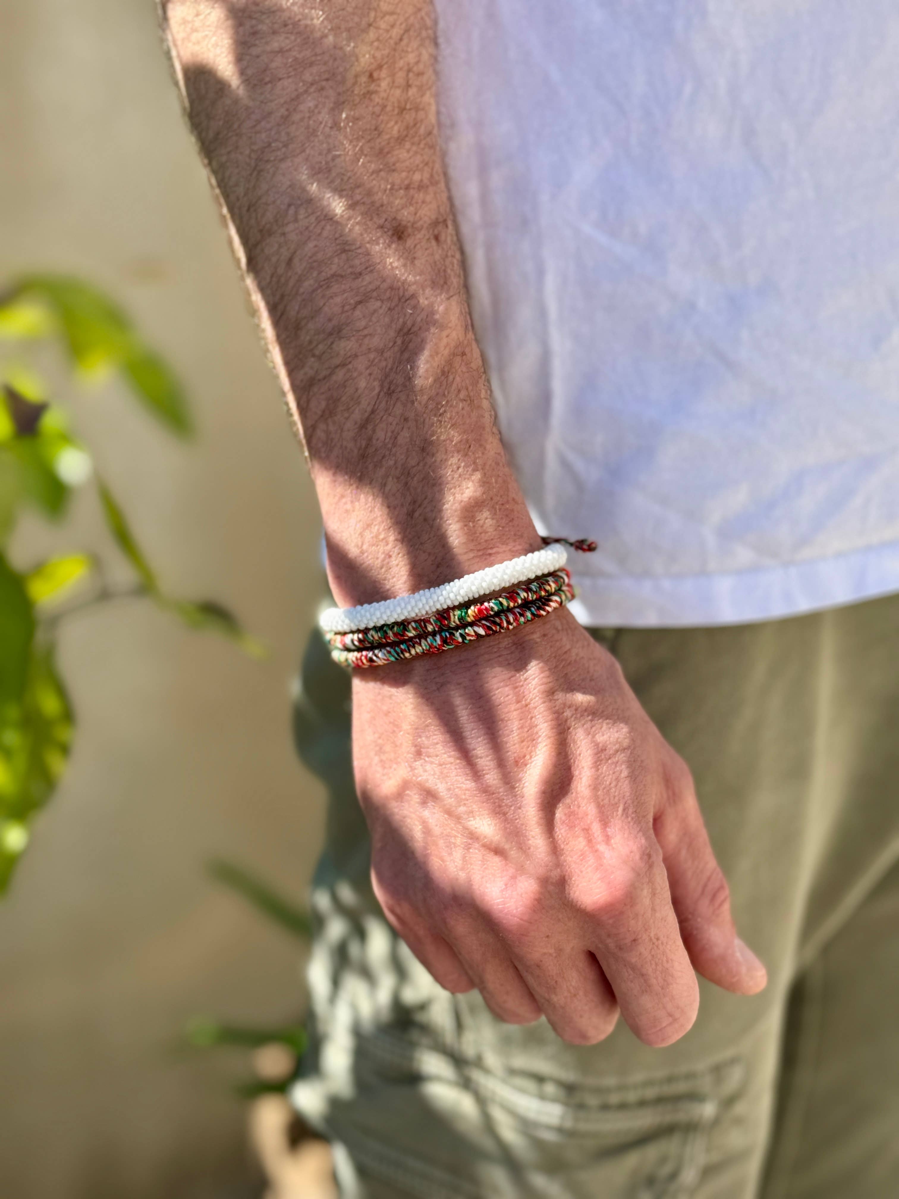 MAISON KIZO Braccialetto tibetano intrecciato - modello sottile