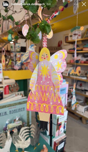 Kitty Kenda Papergoods Biglietto di Auguri Donna Farfalla Seduta - Polvere di Stelle