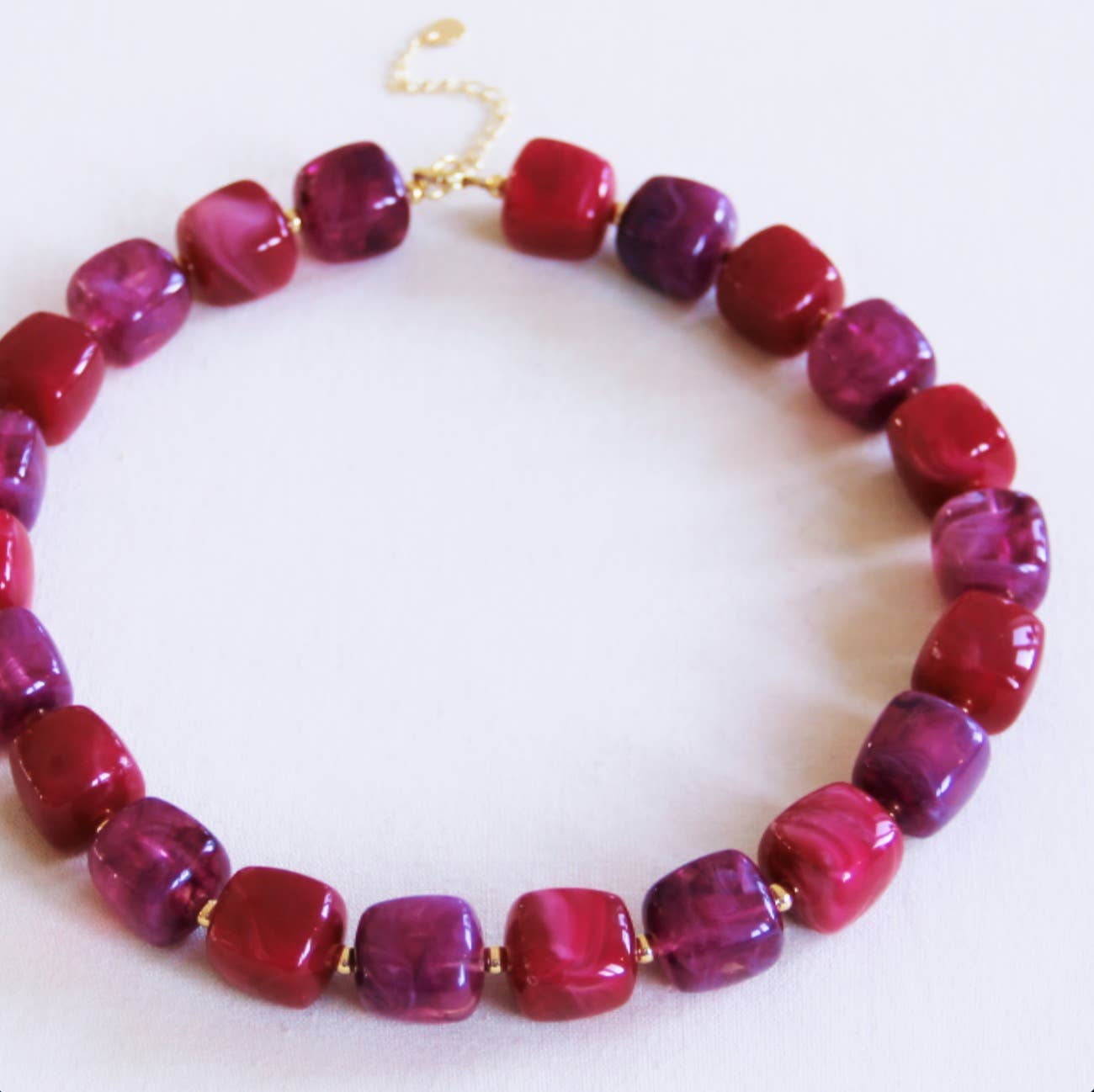 Bazou Collana con perline quadrate XL - magenta/ciliegia