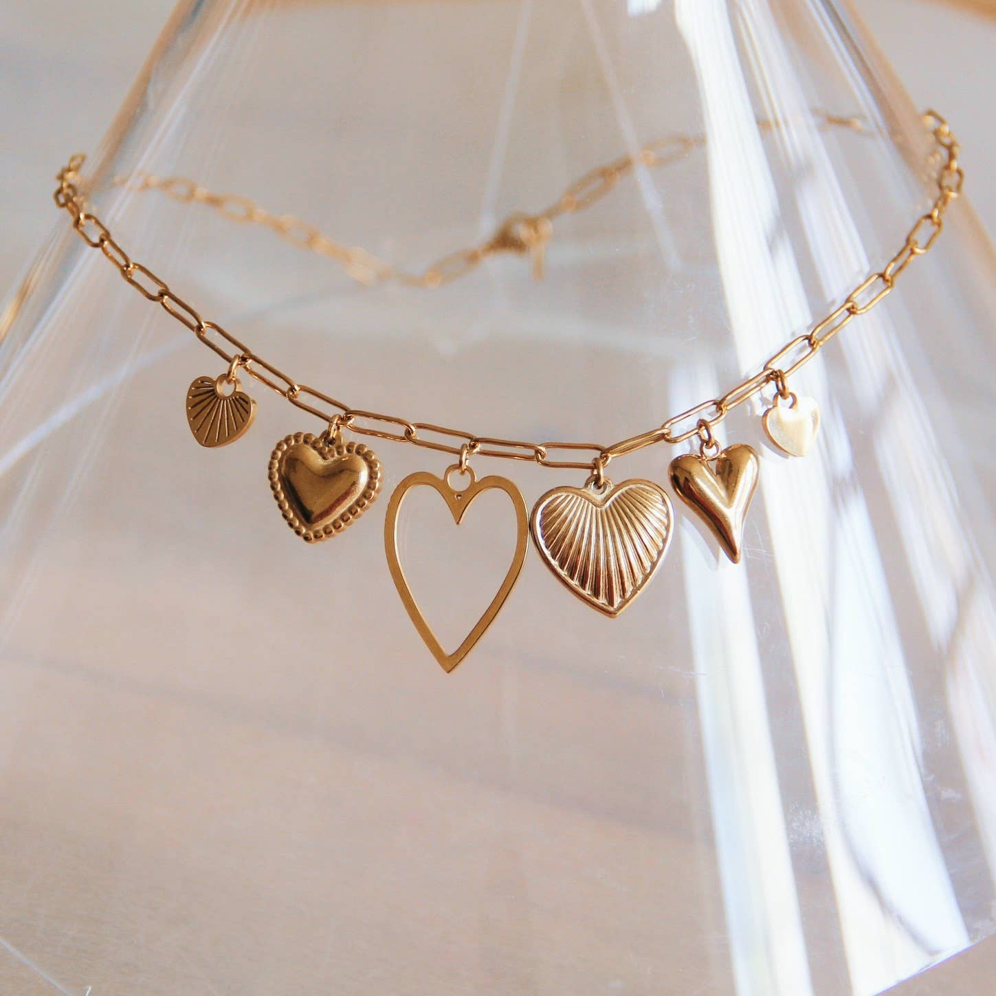 Bazou Collana con ciondoli 'HEARTS' — oro