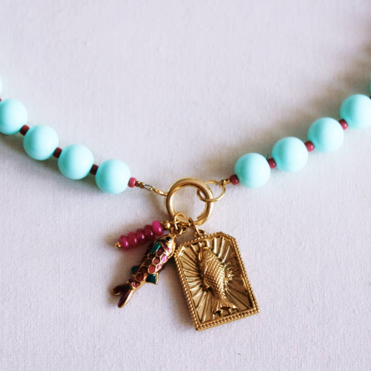 Bazou Collana di perline Miyuki con ciondoli - menta/cerise