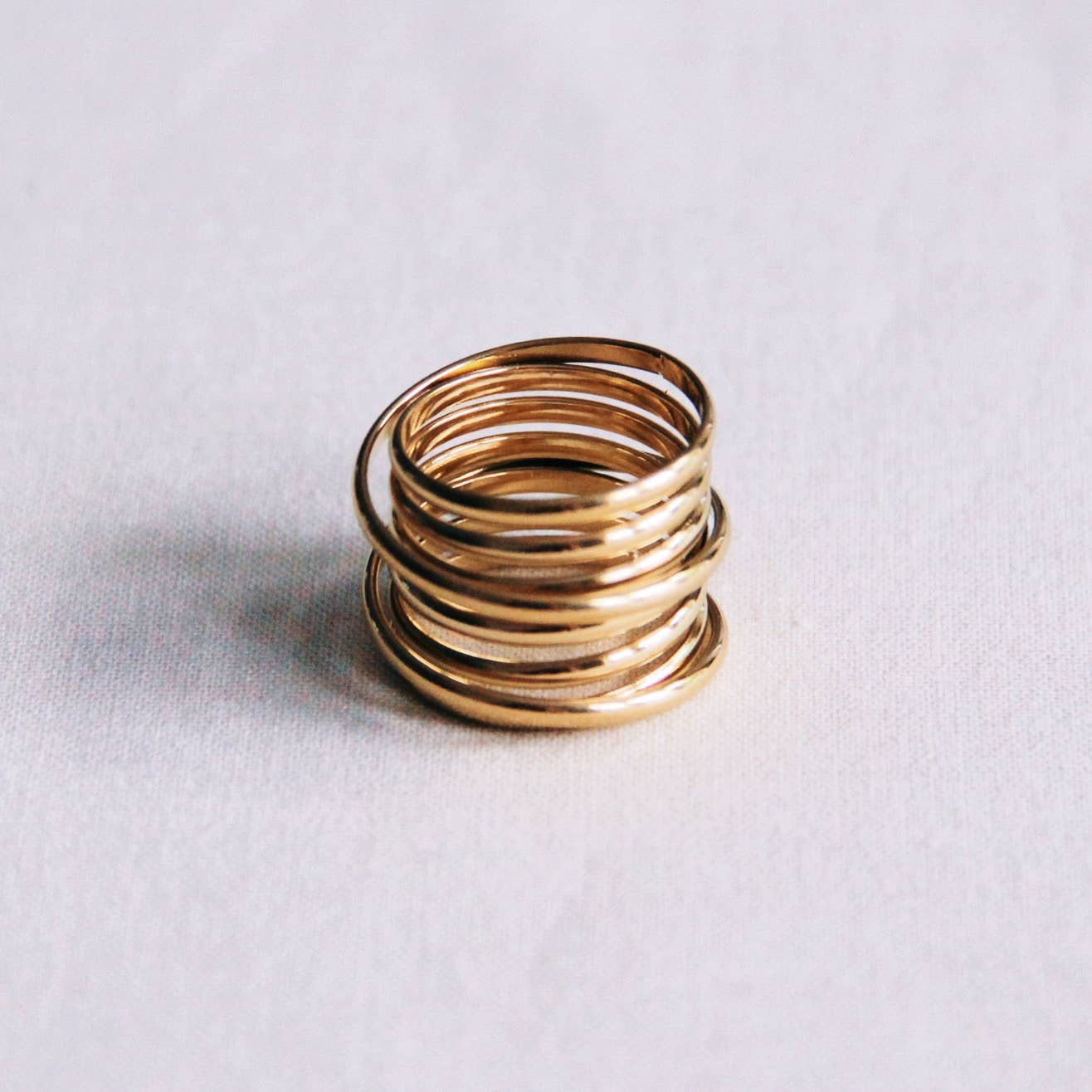 Bazou Anello XL multistrato in acciaio inossidabile — oro