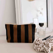 Rose in April Pochette Sofia a righe color cumino: CUMINO / NERO / STRISCE