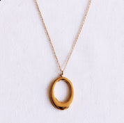 Bazou Collana delicata con ciondolo ovale - oro