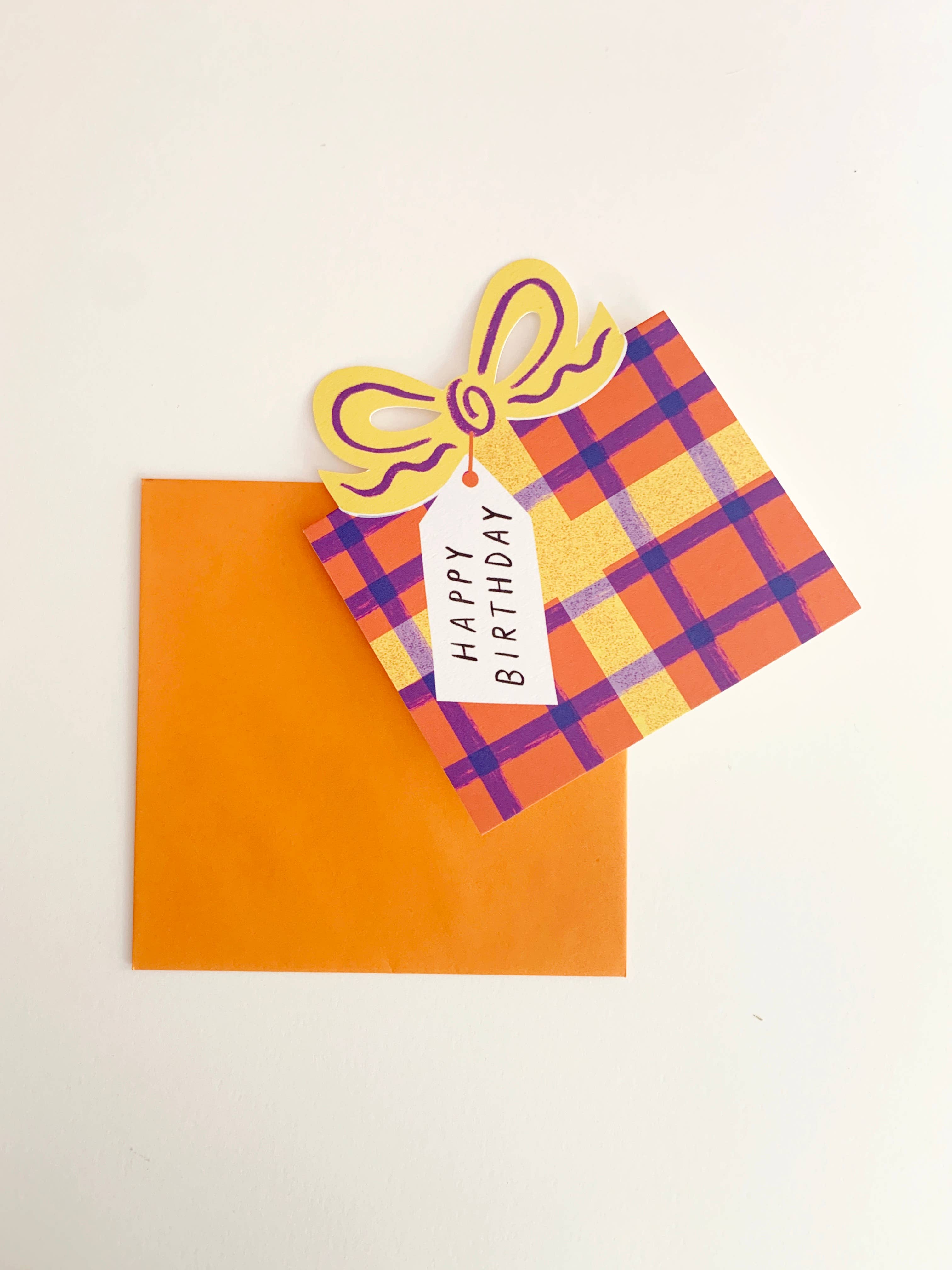 Kitty Kenda Papergoods Biglietto di Auguri a Forma di Fiocco per Compleanno - Quadri Rosso Blu