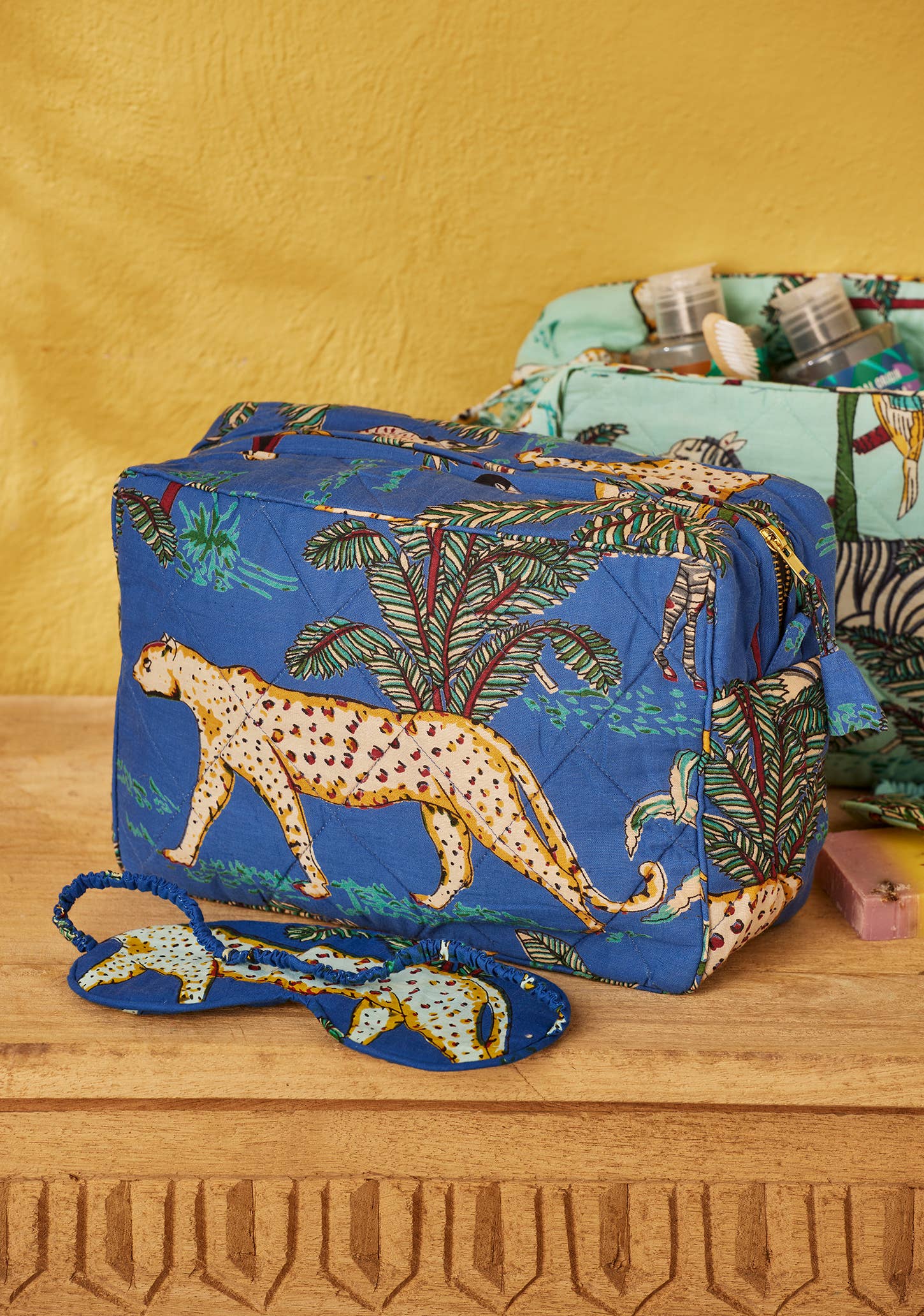 Namaste Borsa da toilette con stampa giungla: Bianco (WH)