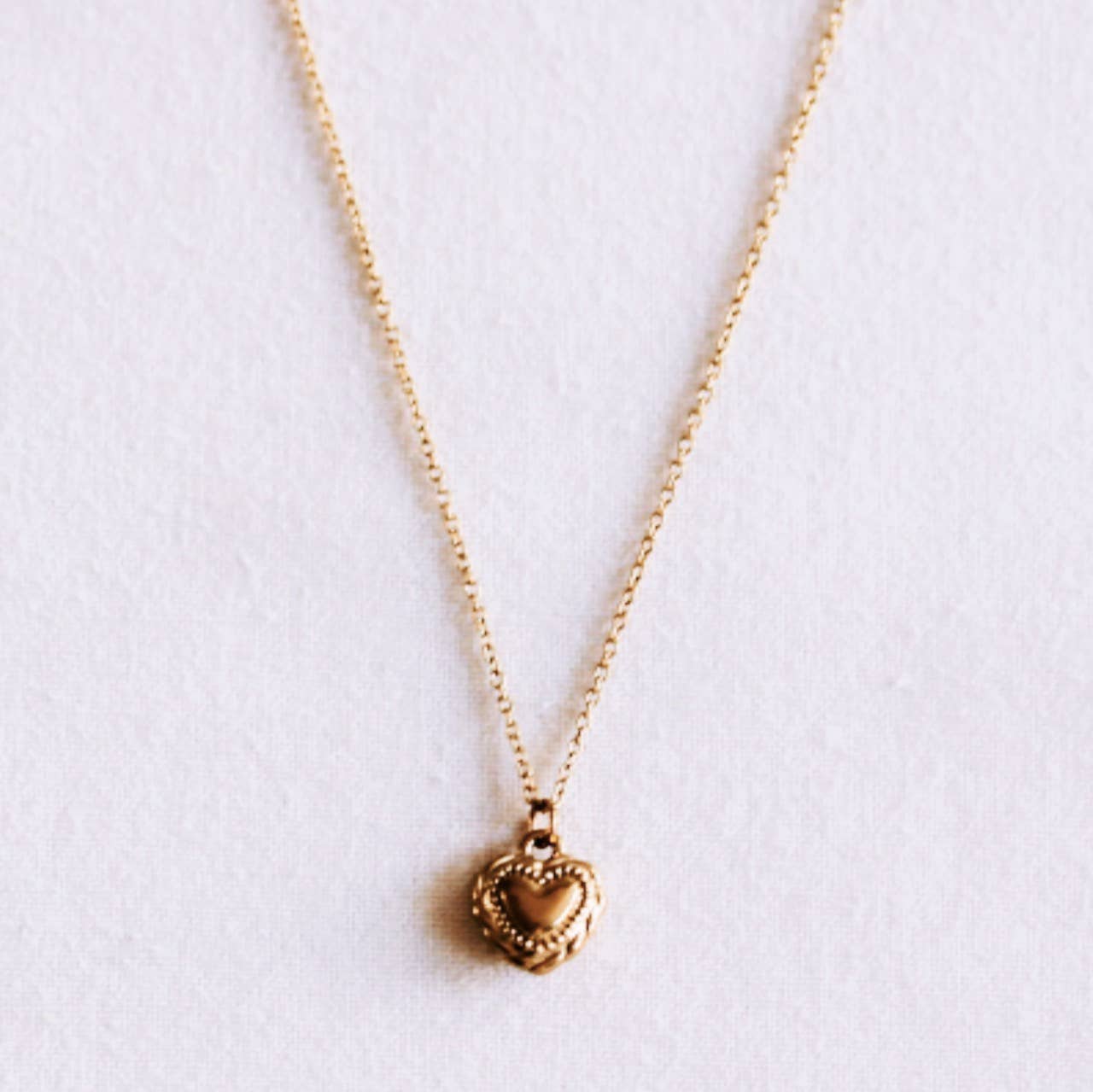 Bazou Collana delicata con cuore inciso - oro