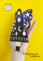 Kitty Kenda Papergoods Biglietto di Auguri Donna Farfalla Seduta - Cosmico