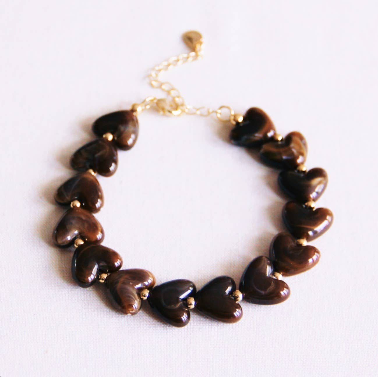 Bazou Bracciale con perline di resina a forma di cuore XL - marrone