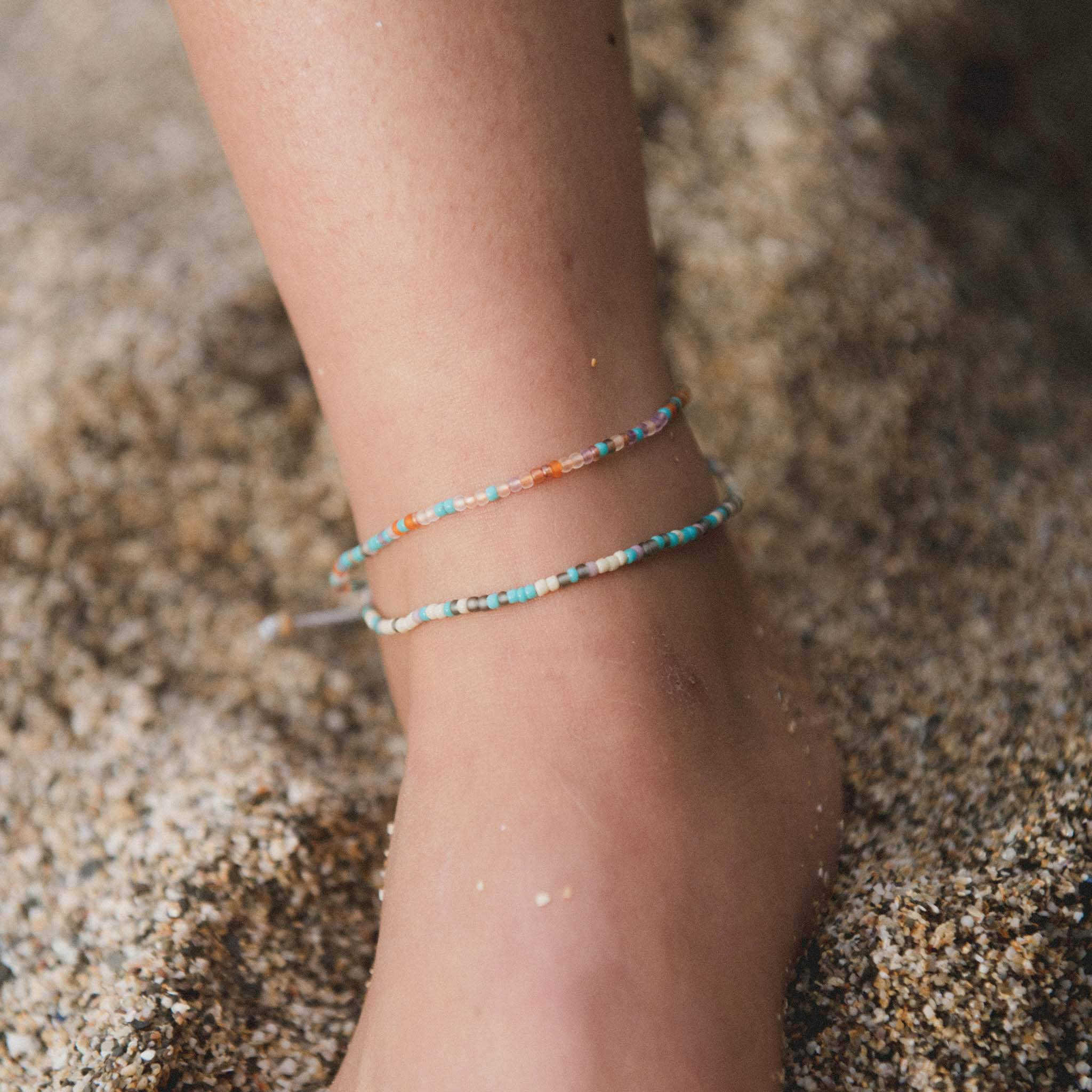 Pineapple Island Cavigliera con perline Alila Dainty: Arancia