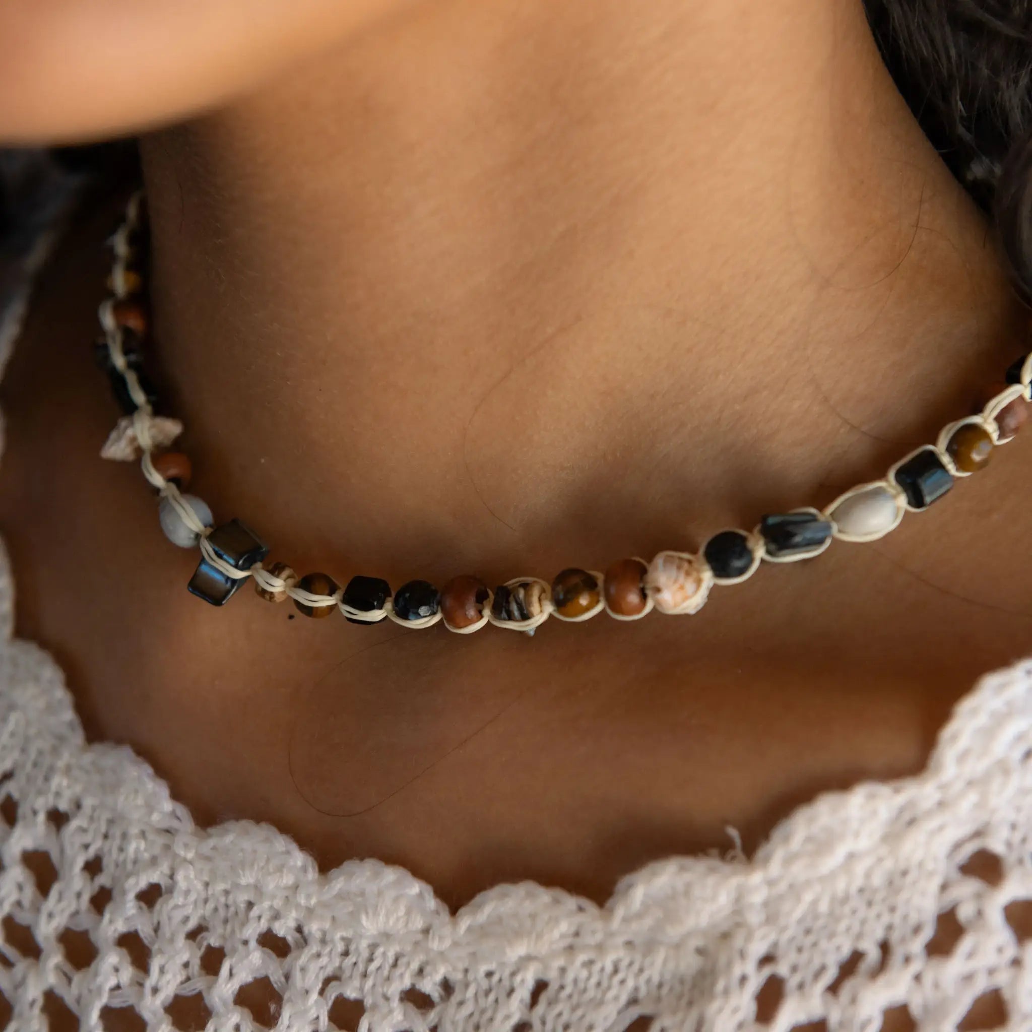 Pineapple Island Collana girocollo con perline di semi Nixie: Naturale