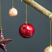 Kinta Palla di Natale con cappuccio, pois e dettagli dorati, 6 cm: Rosso arabo