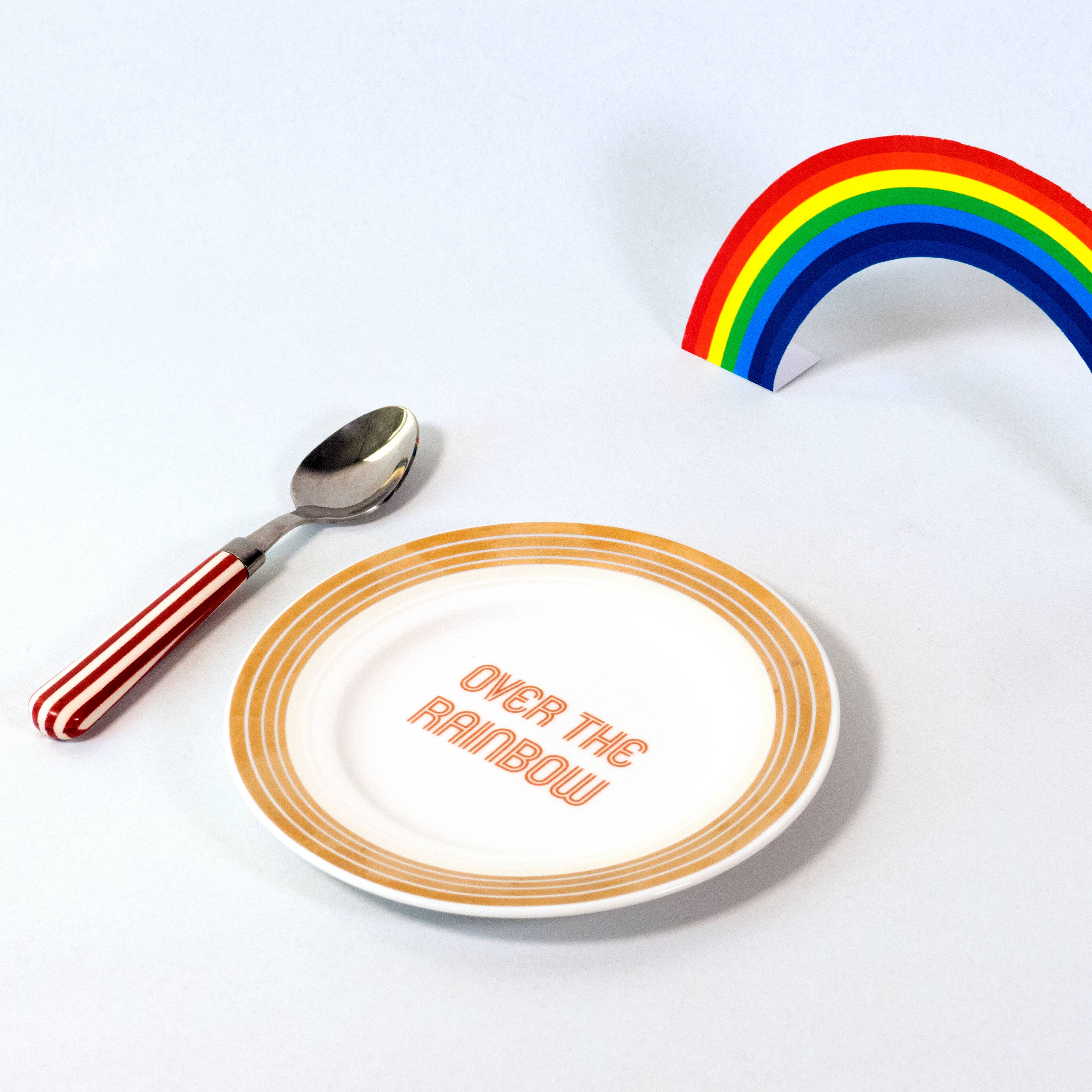ilaria.i OVER THE RAINBOW - Piatto in porcellana scritta