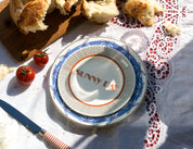 ilaria.i SUNNY DAY - Piatto in porcellana con scritta