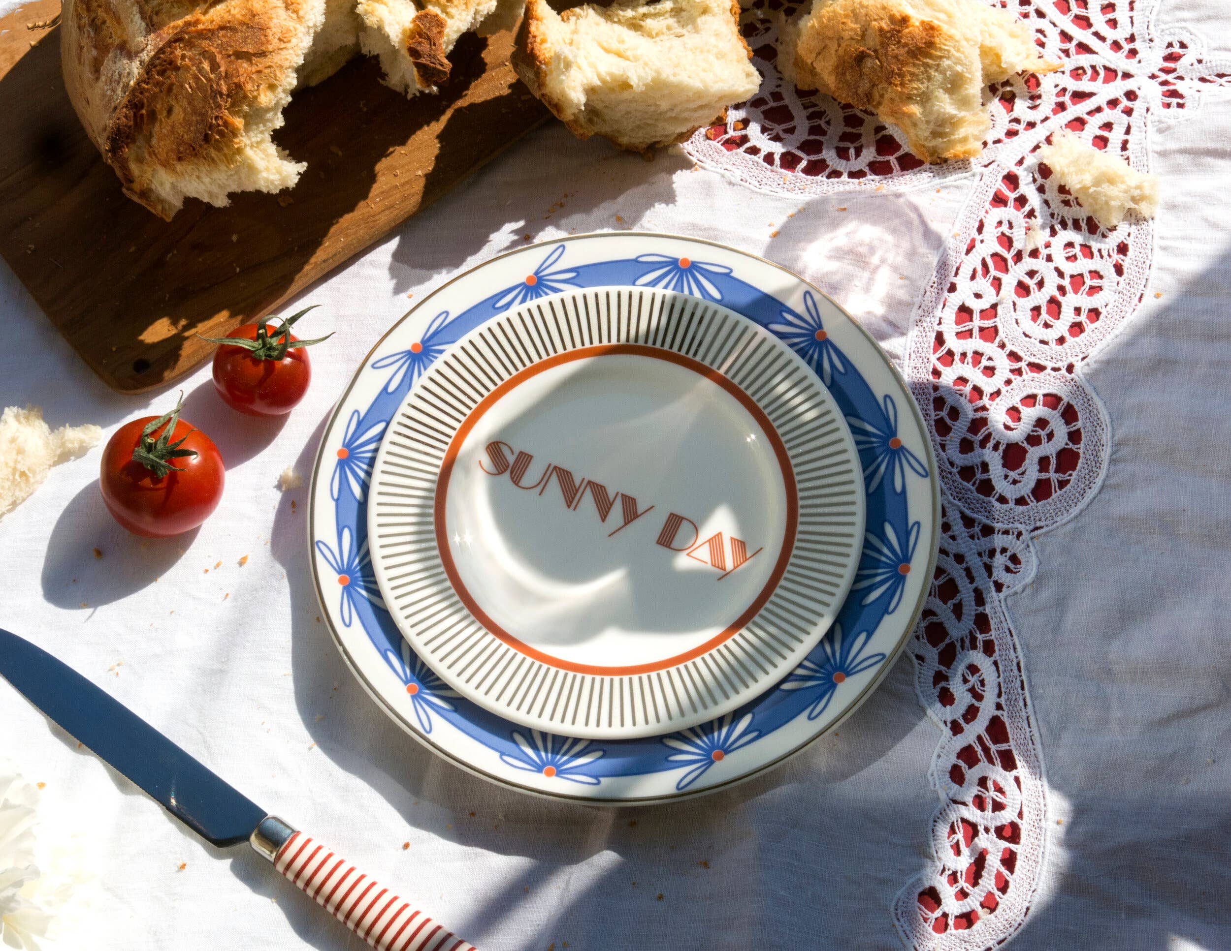 ilaria.i SUNNY DAY - Piatto in porcellana con scritta