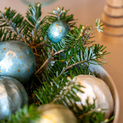 Kinta Palla di Natale con cappuccio, pois e dettagli dorati, 6 cm: Bianco
