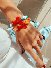 Goupi Lab Bracciali doppi con chips semipreziose turche e arancioni e granchio in vetro: Turchese