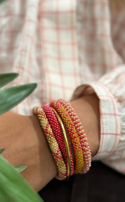 Bracciale nepalese Rosso lampone B49