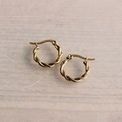 Bazou Cerchio in acciaio inossidabile 15mm 'twisted' - oro