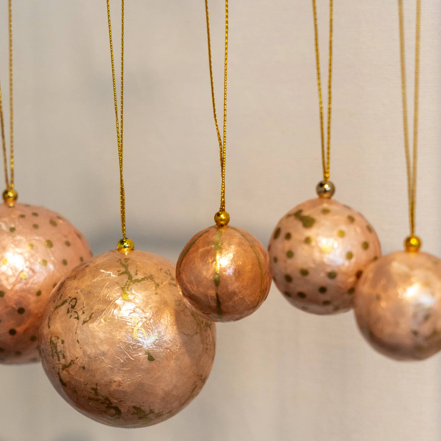 Kinta Cappuccio per pallina di Natale a righe con oro 3 cm: Rosso arabo