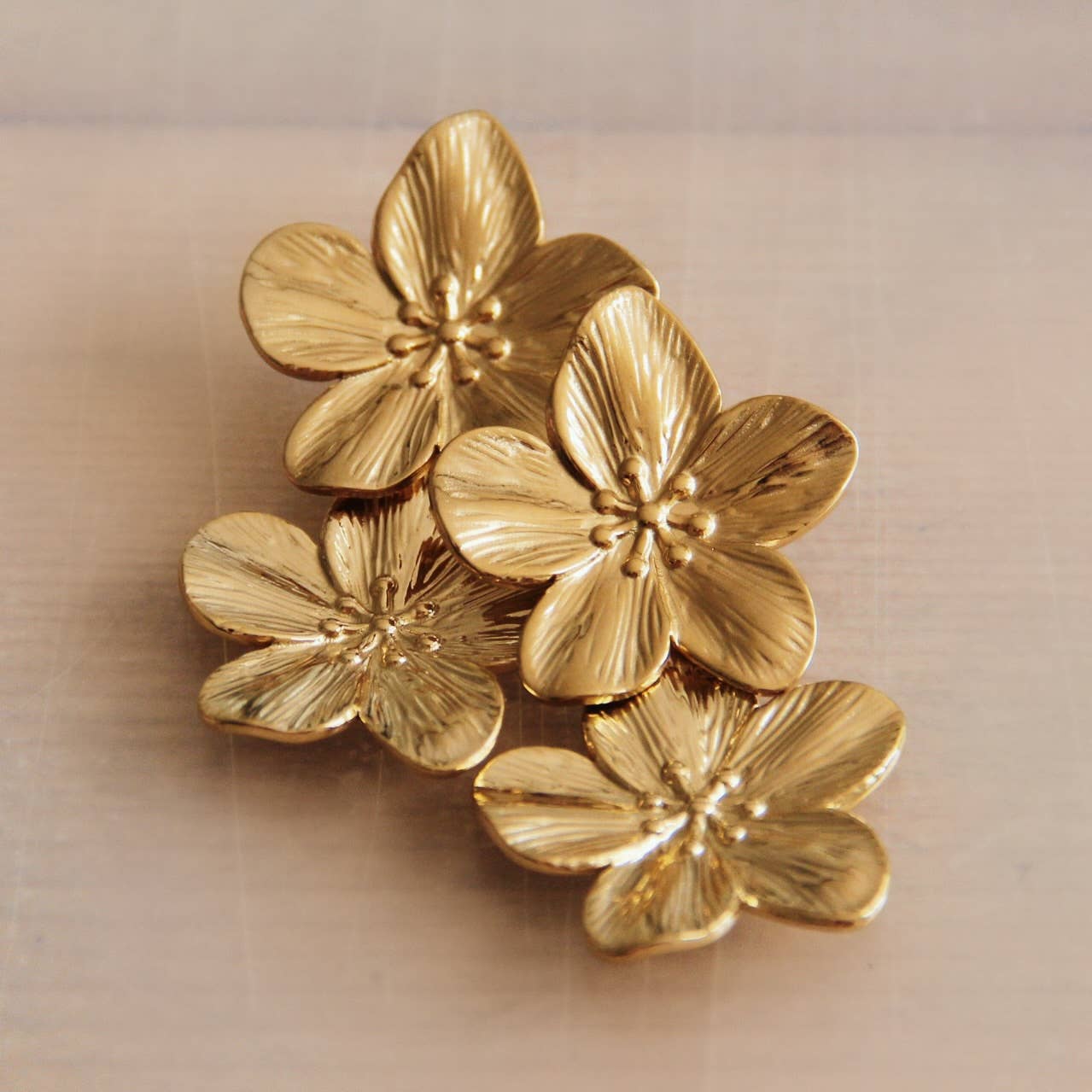 Bazou Orecchino elegante in acciaio inossidabile a 2 fiori - oro