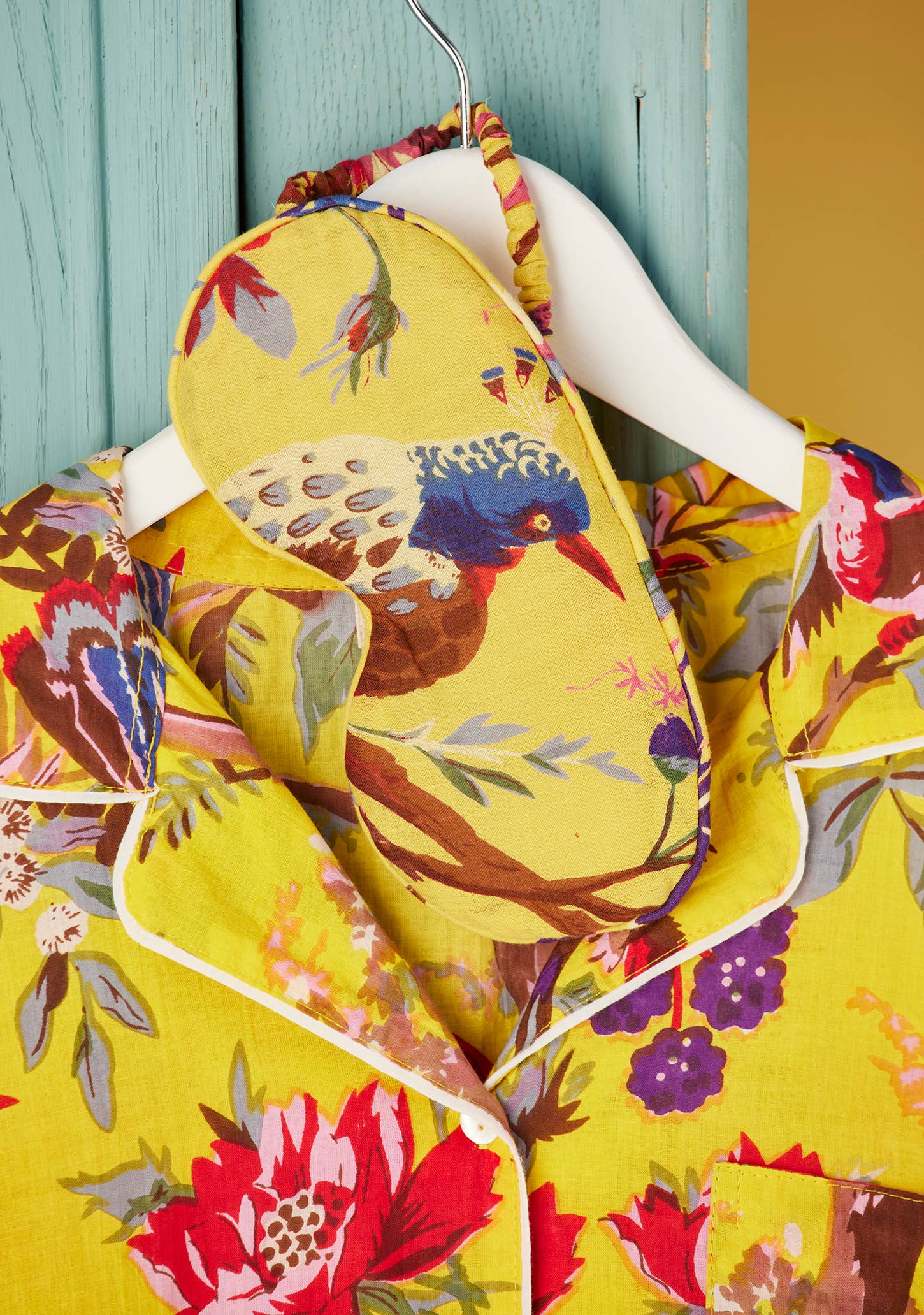 Namaste Pigiama Bird of Paradise in cotone indiano giallo tropicale