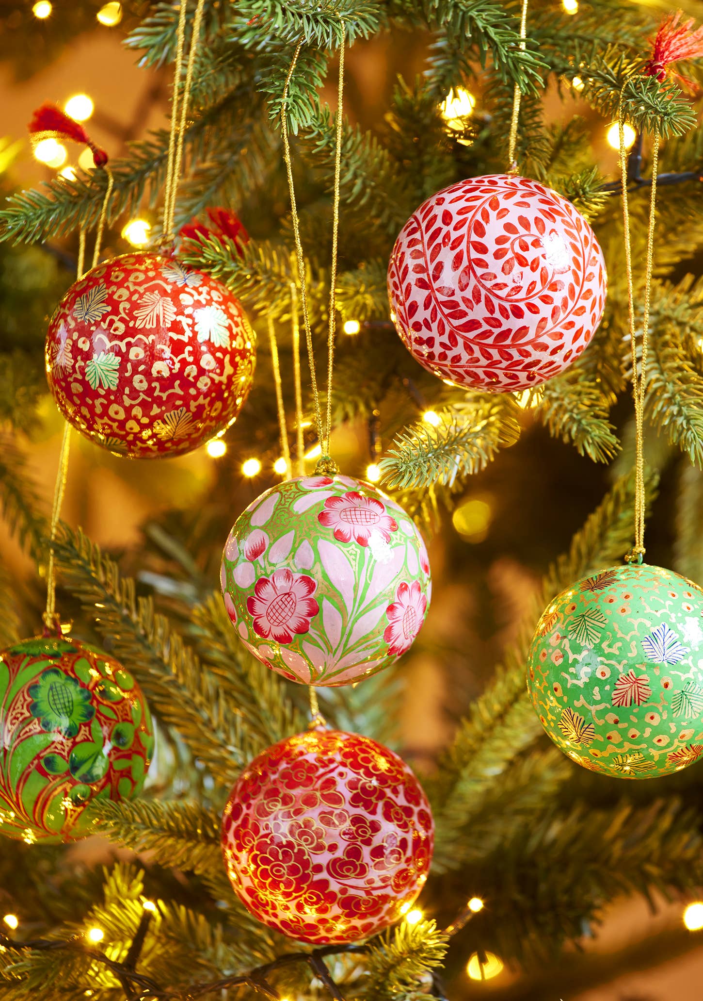 Namaste - Grande Palla di Natale Dipinta a Mano del Kashmir