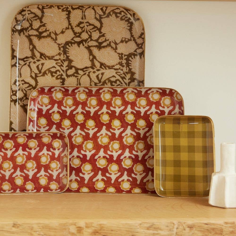Bonheur du Jour Vassoio Bohème Chic con Fiori in Metallo Smaltato Isha Scoiattolo