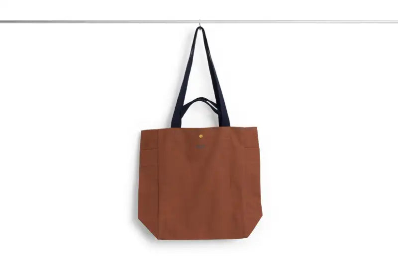 hay-everyday-tote-bag-medium-milk-chocolate-73324_800x800_230cecfa-7938-4c30-85d7-038cd8e58b0f.webp